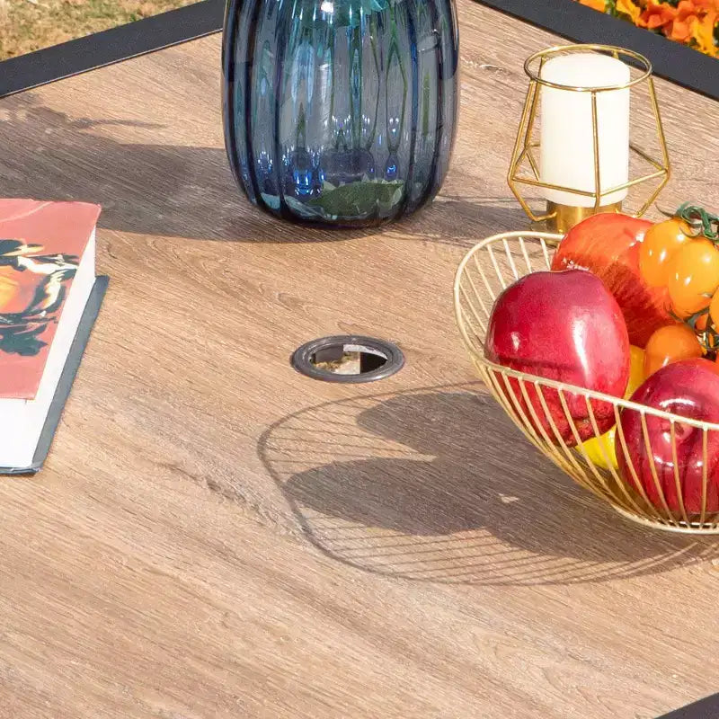 Set da giardino 5 pezzi con tavolo quadrato effetto legno e sedie reclinabili con braccioli - Captiva Designs: Pranzo all'aperto, resistente alle intemperie