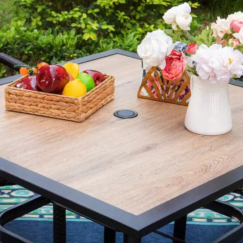 Set da pranzo da esterni 5 pezzi con tavolo quadrato in acacia da 36" e sedie - Captiva Designs