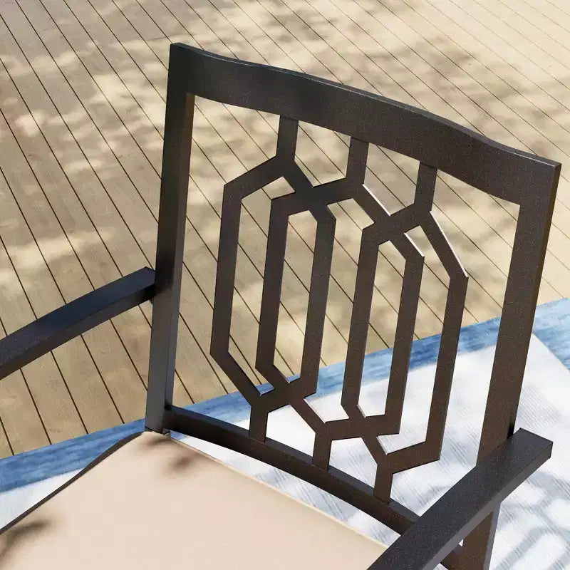 Set da pranzo da esterno in metallo da 7 pezzi con tavolo rettangolare con foro per ombrellone e sedie girevoli con braccioli - Captiva Designs