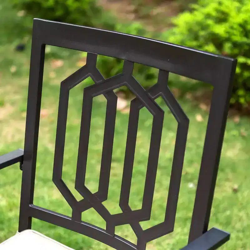 Ensemble de salle à manger de patio en fer forgé 3 pièces avec table carrée avec trou pour parasol et chaises pivotantes - Captiva Designs
