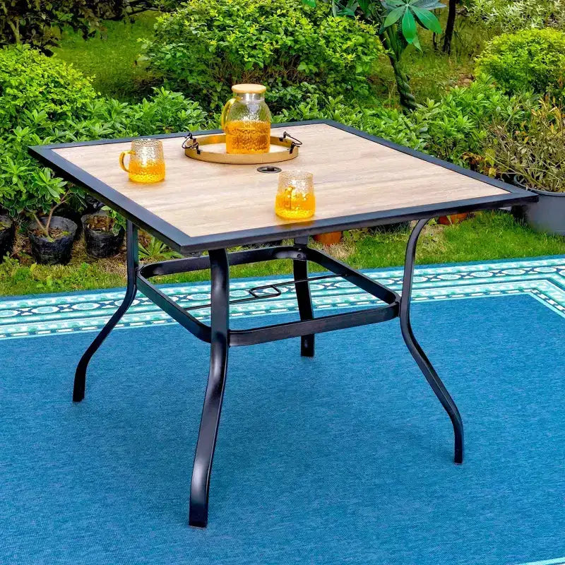 Tavolo da patio da 37" con piano in legno da 5 pezzi con 4 sedie girevoli a dondolo - Captiva Designs