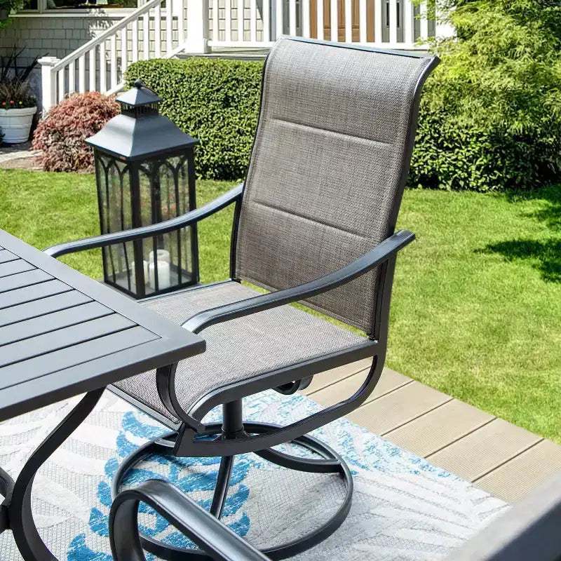 Ensemble de patio avec table en acier avec trou pour parasol de 1,57 po et chaises pivotantes à 360° en textilène - Captiva Designs