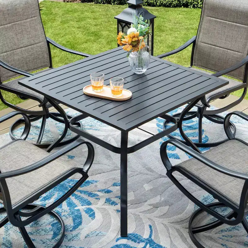 Ensemble de patio avec table en acier avec trou pour parasol de 1,57 po et chaises pivotantes à 360° en textilène - Captiva Designs