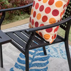Set da pranzo da esterno da 5 pezzi con tavolo rotondo a doghe in metallo con foro per ombrellone - Captiva Designs: Sedie impilabili, resistenti alla ruggine
