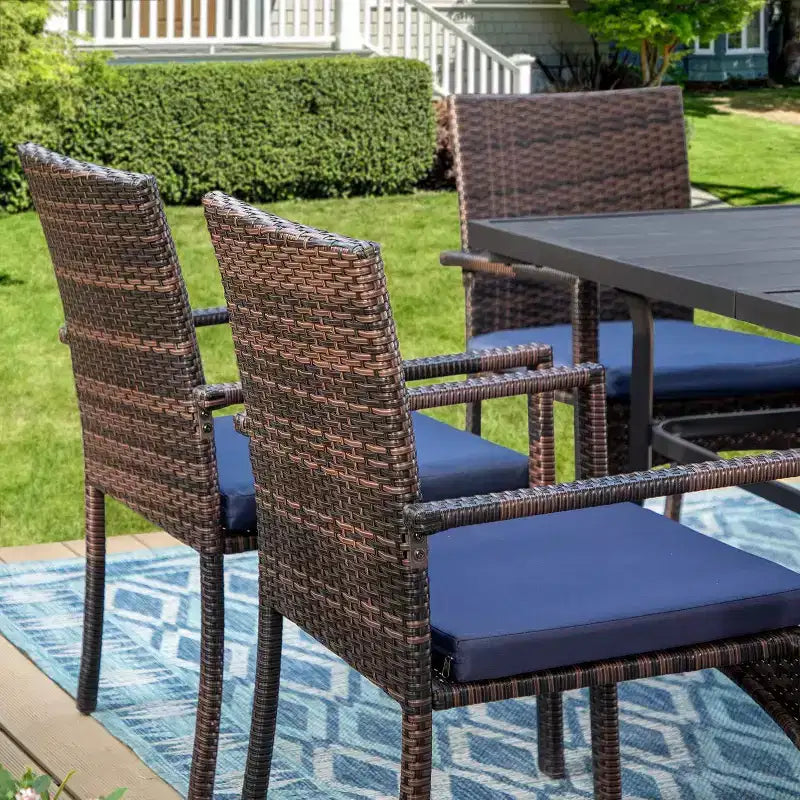 Set da Pranzo da Giardino 5 Pezzi con Tavolo Rotondo e Sedie in Rattan Wicker - Captiva Designs: Resistente alle Intemperie, Foro per Ombrellone