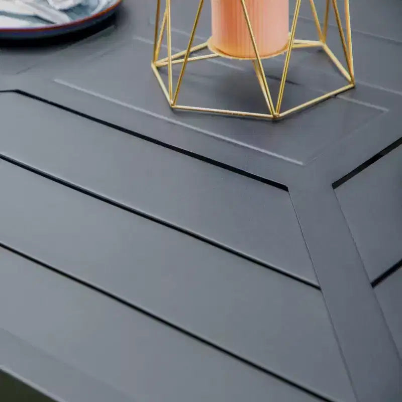 Set da pranzo da esterno 7 pezzi con sedie girevoli e grande tavolo rettangolare in metallo con foro per ombrellone - Captiva Designs: E-Coated, Resistente alle intemperie