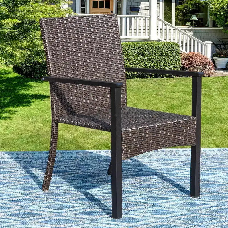 Set da pranzo per esterni 7 pezzi: tavolo in acciaio, sedie in vimini, cuscini - Captiva Designs
