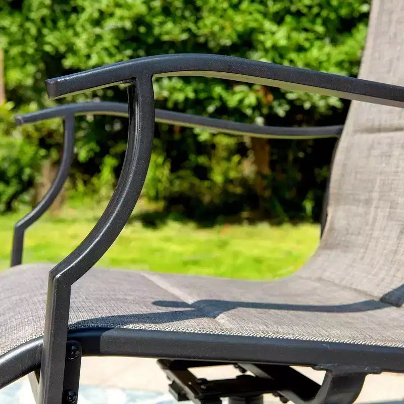 Ensemble de salle à manger d'extérieur 7 pièces avec chaises rembourrées en textilène et table rectangulaire en métal avec trou pour parasol - Captiva Designs