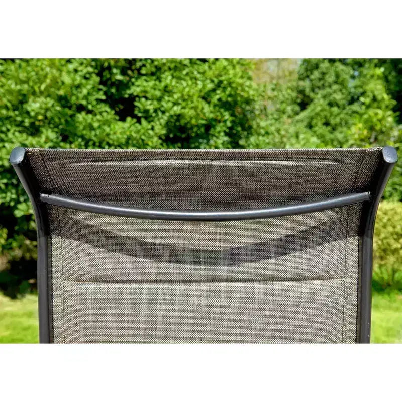 Ensemble de salle à manger d'extérieur 7 pièces avec chaises rembourrées en textilène et table rectangulaire en métal avec trou pour parasol - Captiva Designs