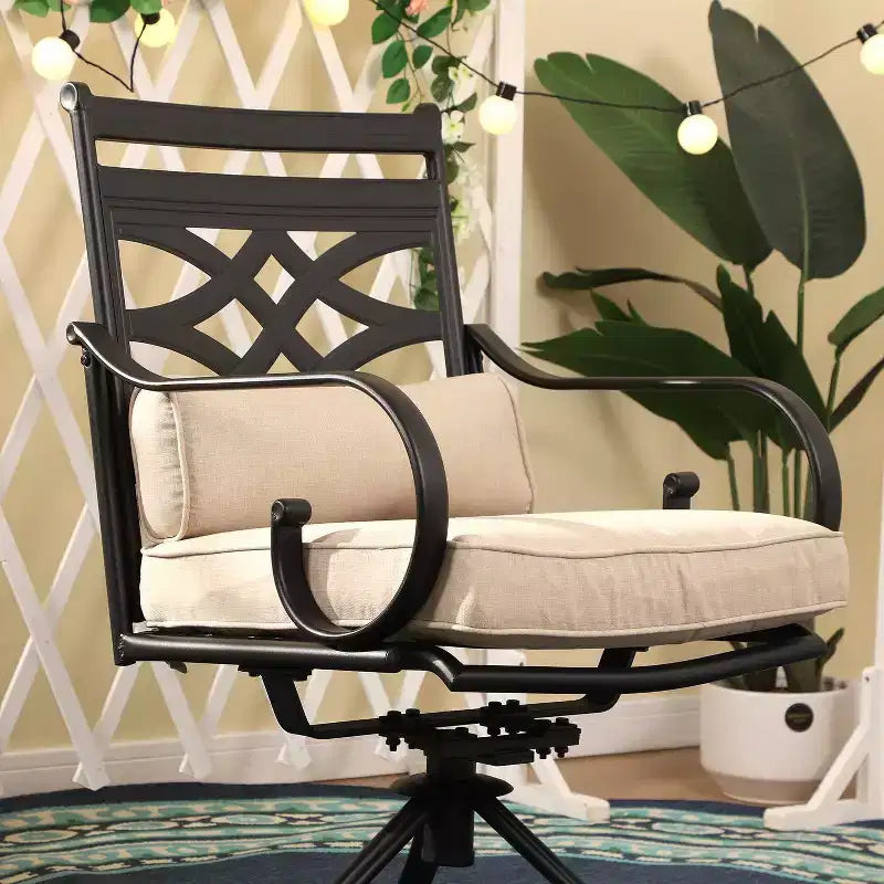 Ensemble de salle à manger extérieur 5 pièces avec chaises pivotantes, coussins d'assise et de dossier et table carrée en métal avec trou pour parasol - Captiva Designs