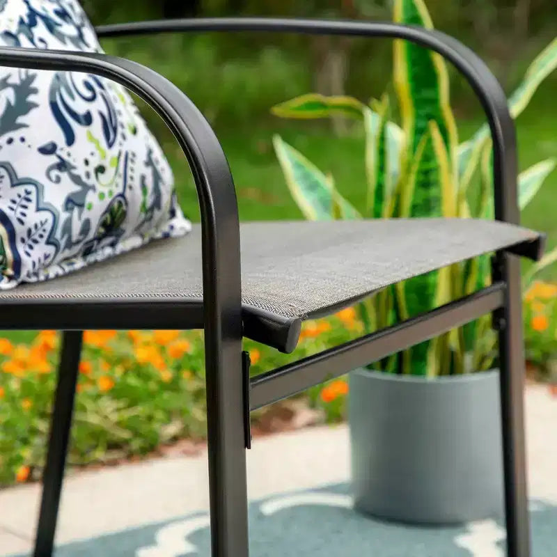 Set da pranzo per patio da 7 pezzi con tavolo in finto legno/acciaio con foro per ombrellone e sedie a sdraio - Captiva Designs