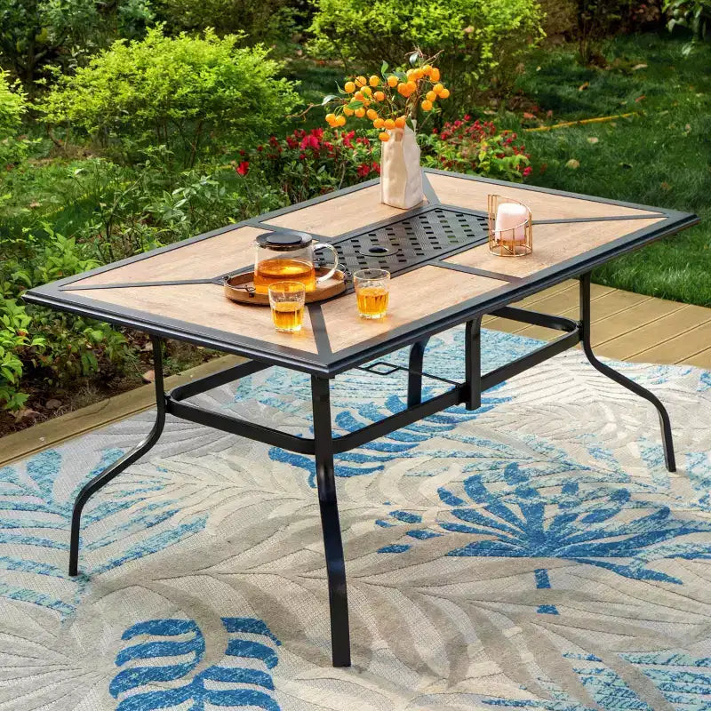 Set da pranzo da esterno 7 pezzi con sedie girevoli e tavolo in simil legno/metallo con foro per ombrellone - Captiva Designs: Struttura in acciaio verniciato a polvere