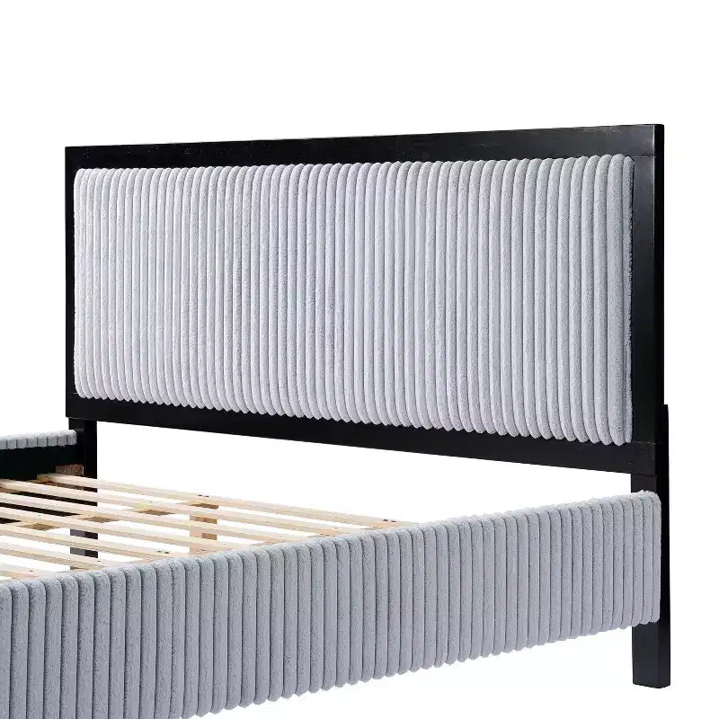 Letto a piattaforma in legno di gomma imbottito contemporaneo Verve con testiera
