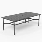 Captiva Designs, set di 9 pz con ampio tavolo rettangolare in metallo con piano a doghe e foro per ombrellone e sedie reclinabili pieghevoli in Textilene