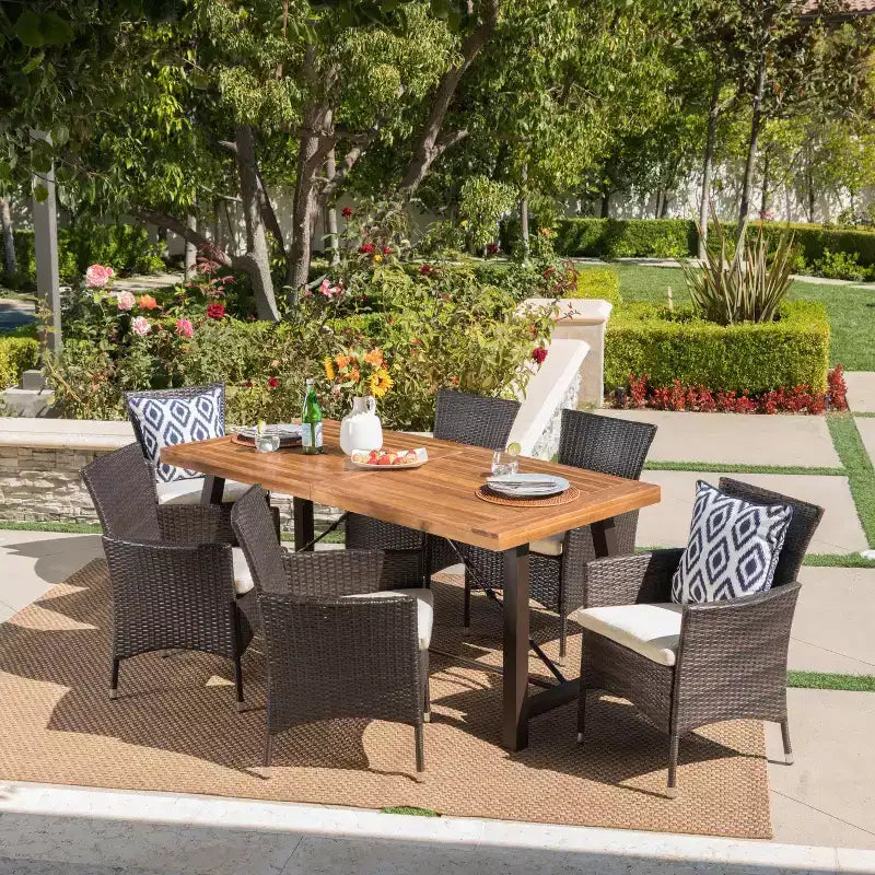 GDFStudio Plauche Set da Pranzo da Esterno in Rattan e Legno di Acacia, 7 Pezzi con Cuscino, Teak/Marrone Multicolore/Beige