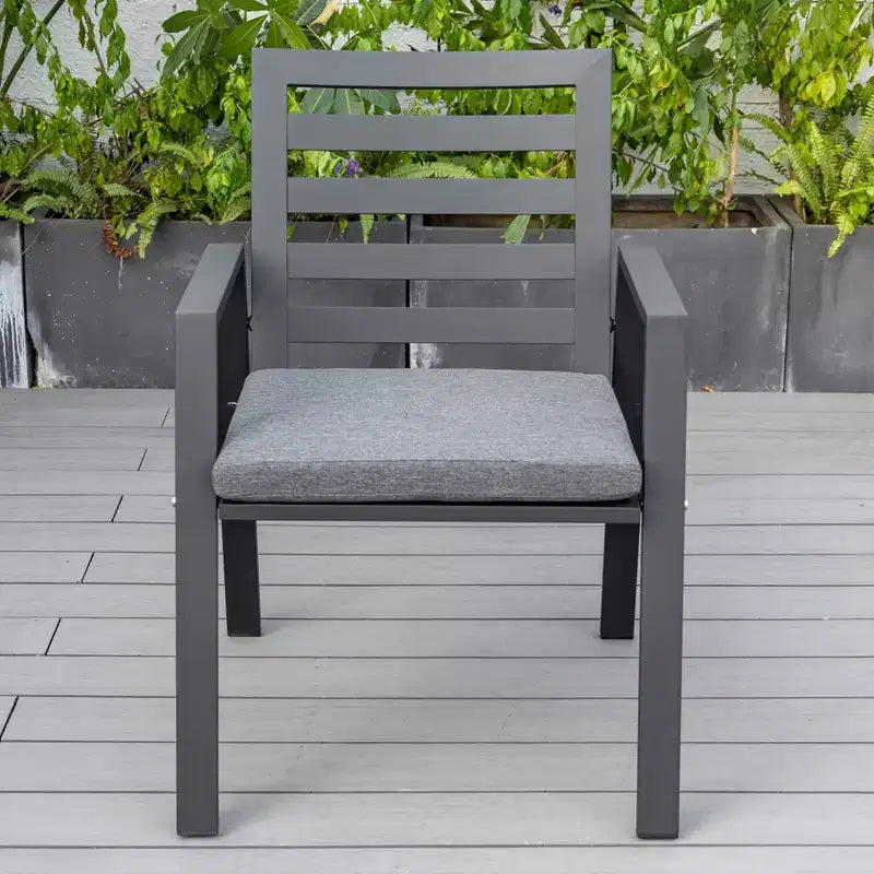 LeisureMod Chelsea Set da Pranzo da Giardino 5 Pezzi, Tavolo da Pranzo Rotondo in Alluminio da 48 pollici e 4 Sedie da Pranzo con Braccioli