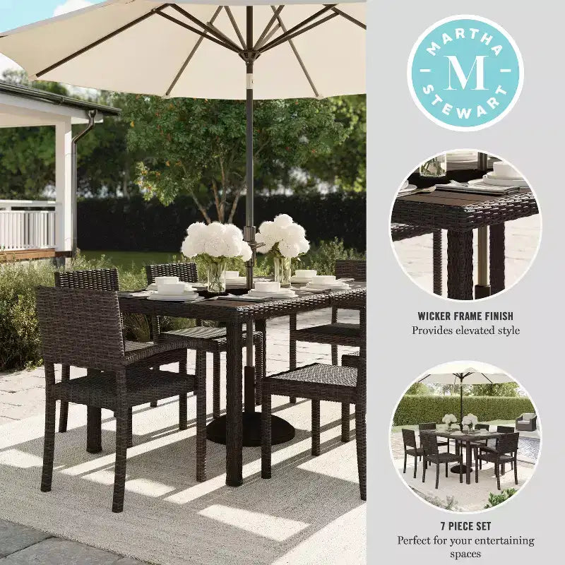 Set da pranzo Martha Stewart Bedford da 7 pezzi per interni ed esterni con 6 sedie impilabili e tavolo da patio da 62 pollici con piano in legno composito in vimini di rattan