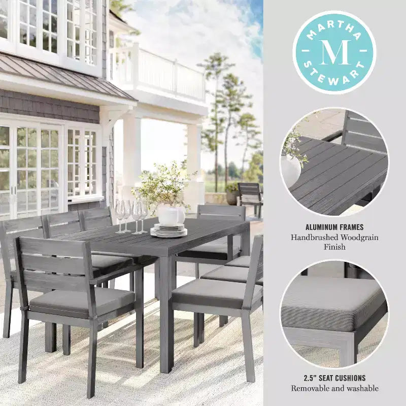 Set da patio Martha Stewart Bedford per interni-esterni con tavolo da 71 pollici e 8 sedie da pranzo con finitura in alluminio spazzolato effetto legno e cuscini per seduta resistenti alle intemperie