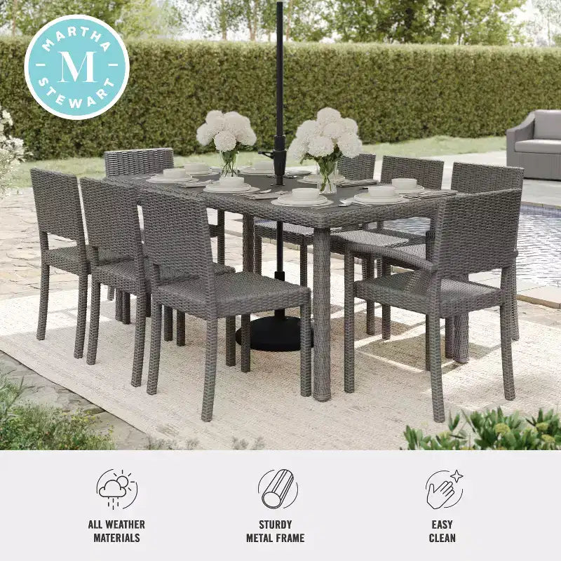 Set da pranzo per interni ed esterni Martha Stewart Bedford da 9 pezzi con 8 sedie da pranzo impilabili e tavolo da patio da 71 pollici con piano in legno composito in rattan intrecciato