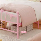 Struttura per letto singolo
Struttura del letto in metallo a forma di cuore con testiera/pediera e spazio di archiviazione sotto il letto
Non è necessaria la rete a molle