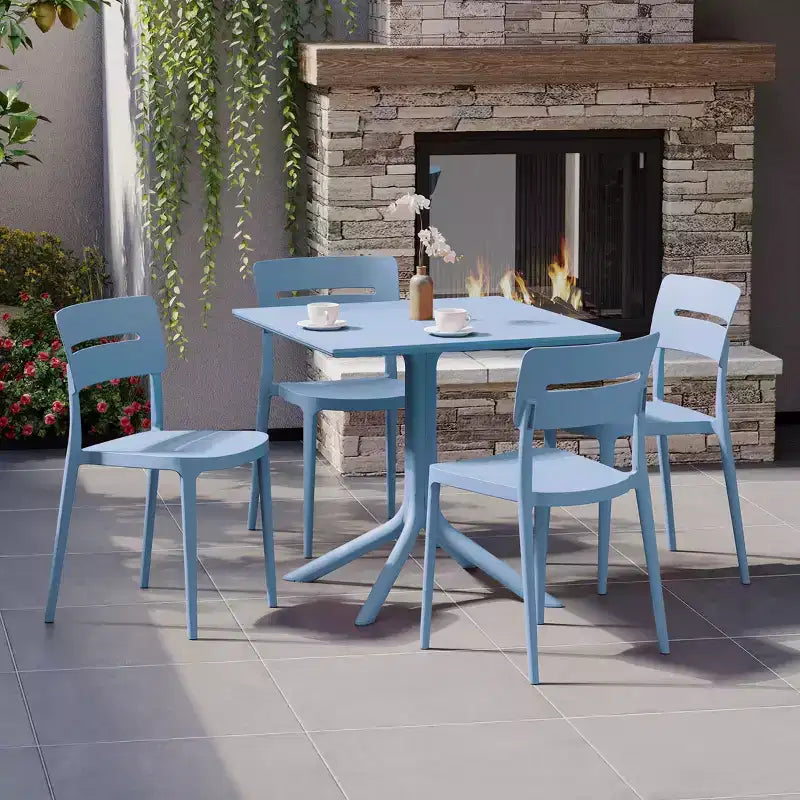 Set da pranzo da esterni WestinTrends Playa Modern da 5 pezzi in resina con sedie da pranzo da esterni impilabili
