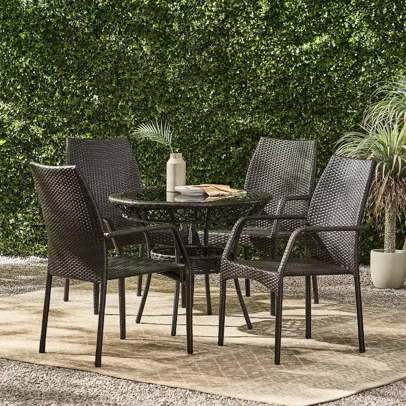 Set da pranzo Rue da 5 pezzi per esterni in vimini e vetro temperato GDFStudio