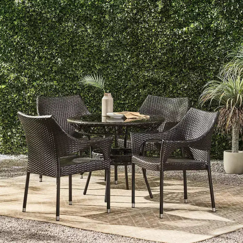 GDFStudio Blythe Set da pranzo da 5 pezzi in vimini e vetro temperato per esterni