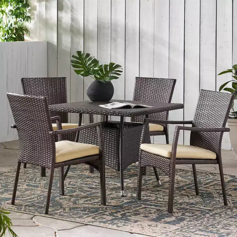 Christopher Knight Home Campbell Set da pranzo da esterno in vimini a 5 pezzi con cuscino