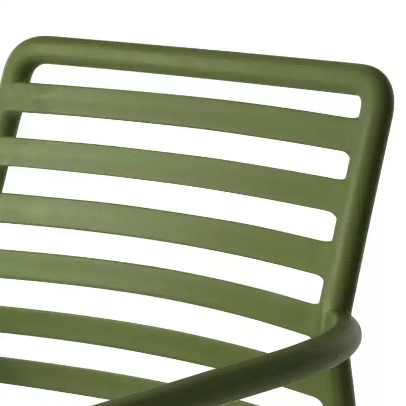 WestinTrends Playa Ensemble de table à manger de 5 pièces en métal pour l'intérieur et l'extérieur avec chaises de patio en plastique empilables