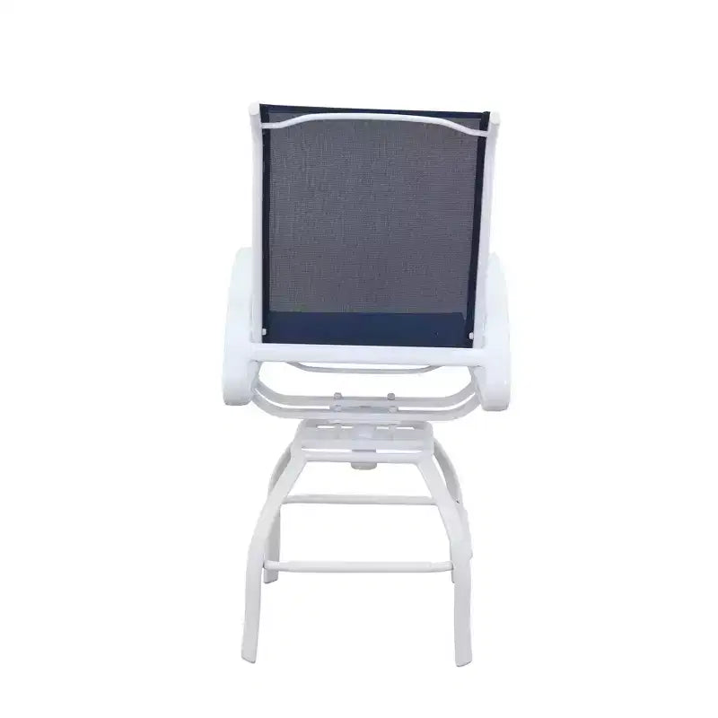 Courtyard Casual Santa Fe, ensemble repas 3 pièces pour balcon, hauteur 36", rond. Comprend une table de balcon de 36" et deux tabourets de balcon pivotants.