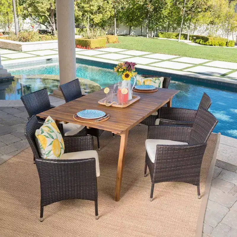Christopher Knight Home Saba Set da pranzo da 7 pezzi in vimini per esterni e legno di acacia con cuscini