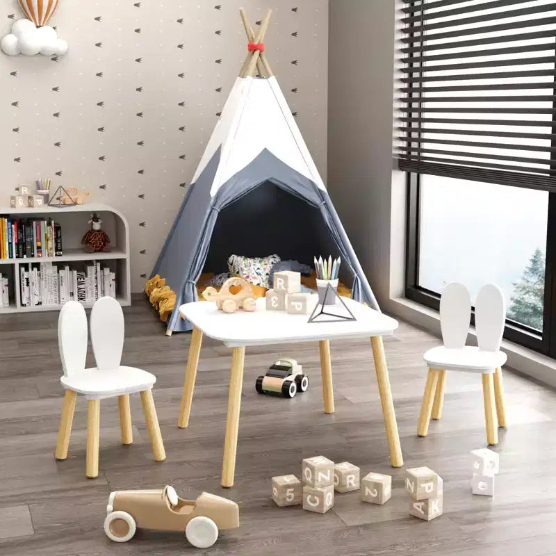 Set Tavolo e 2 Sedie per Bambini, Tavolino e Sedie per Bambini a Tema Coniglio, 3 Pezzi, Tavolino per Attività in Legno per Bambini con Gambe in Legno Massello (Bianco)