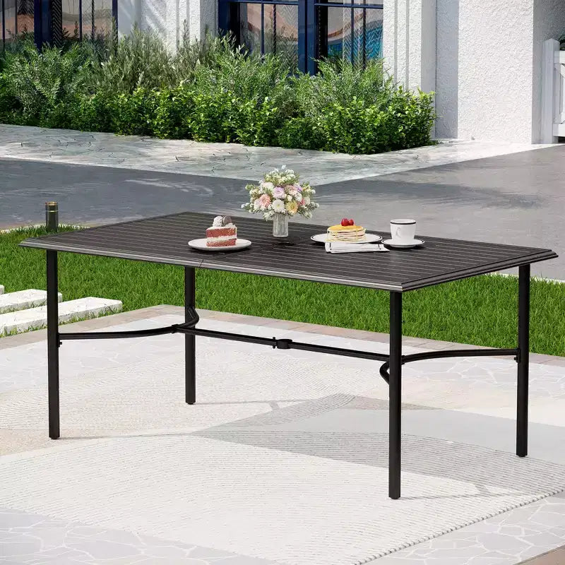 Captiva Designs Set da 7 pezzi con tavolo da pranzo in acciaio con piano a doghe e foro per ombrellone e sedie in metallo con schienale elegante