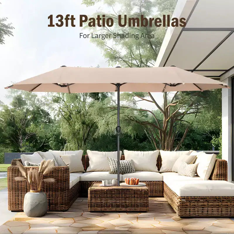 Captiva Designs - Table à manger rectangulaire en acier, 8 places, avec plateau à lattes, chaises en acier noir et parasol beige