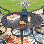 Captiva Designs Set da pranzo da 5 pezzi per esterni con tavolo rotondo in acciaio con piano a doghe nero e sedie a fionda con struttura in acciaio