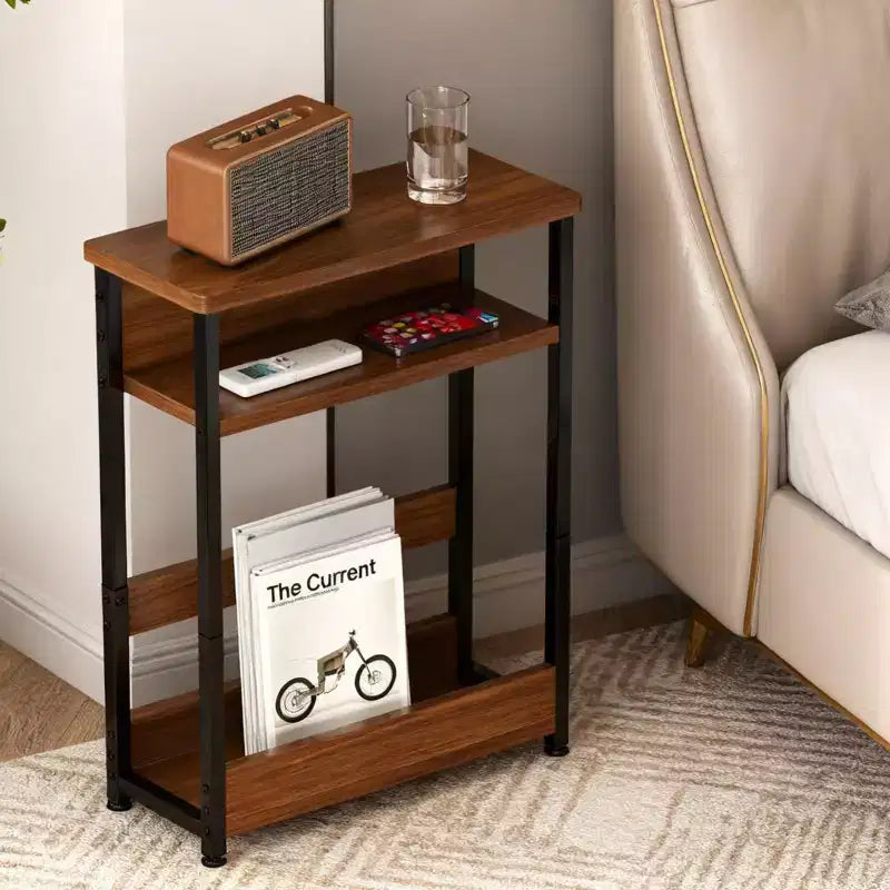 Table d'appoint industrielle à 3 niveaux pour petits espaces, table d'appoint étroite en bois avec étagères de rangement, table de chevet fine