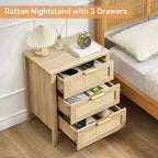 Comodino in Rattan, Comodino Boho con 3 Cassetti e Ripiano portaoggetti, Comodino con Robuste Gambe in Legno per Camera dei Bambini, Stile Rustico, Camera da Letto