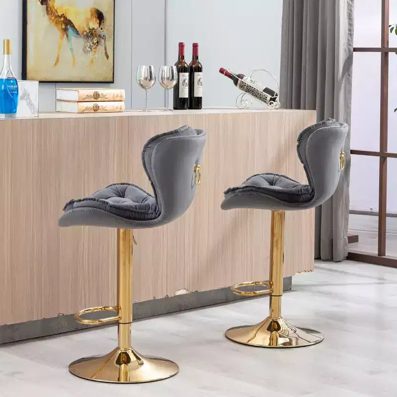 Okak Chic Tabourets de Bar en Velours Hauteur de Comptoir, Lot de 2, Tabourets de Bar Pivotants avec Réglage Mécanique de la Hauteur, Dossier Capitonnée et Repose-Pieds Chromé