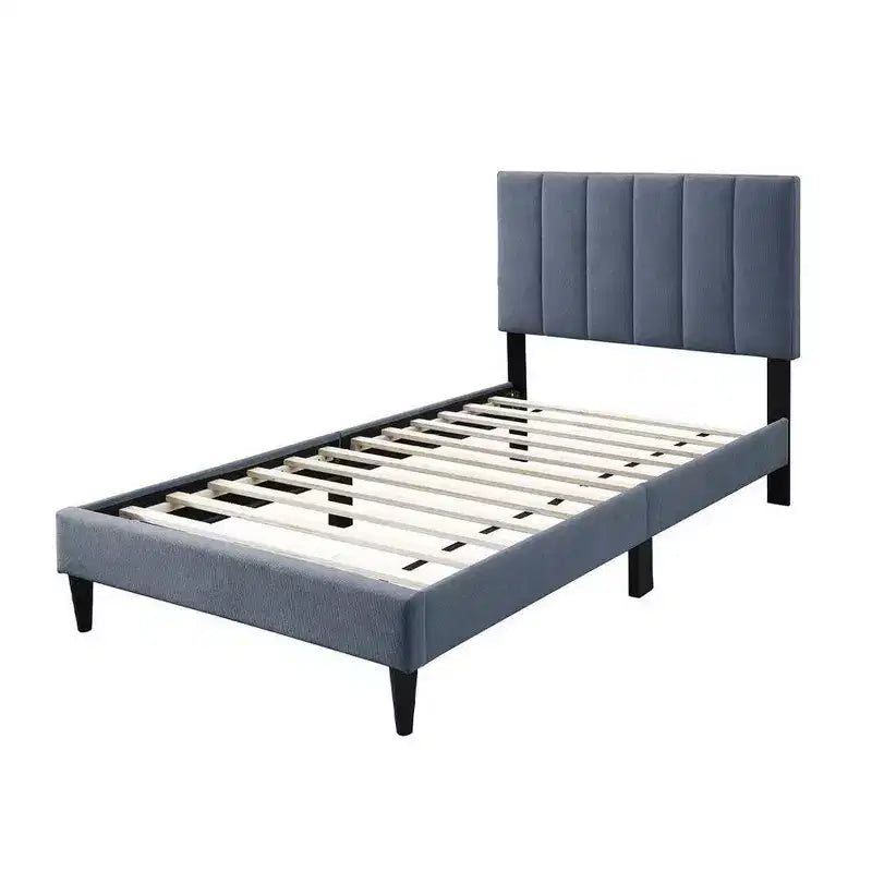 Letto matrimoniale Royal Hampton, rivestimento in morbido lino grigio antracite trapuntato a canali