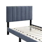 Letto matrimoniale Royal Hampton, rivestimento in morbido lino grigio antracite trapuntato a canali