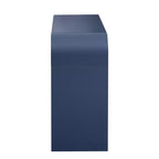 Consolle da ingresso minimalista Whisen con curve morbide e arrotondate, eleganti cassetti scanalati e superficie lucida e resistente