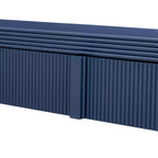 Consolle da ingresso minimalista Whisen con curve morbide e arrotondate, eleganti cassetti scanalati e superficie lucida e resistente