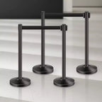Pali per Barriere VEVOR, Set di 4 Pali con Cinghie Retrattili, Pali per Code Neri in Acciaio al Carbonio con Base Cava ad Iniezione di Sabbia, Neri