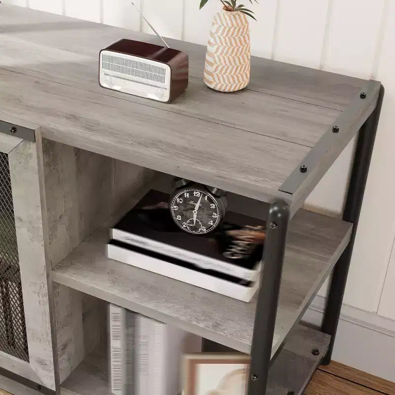 Centro di intrattenimento industriale con mobile contenitore e 2 ante a rete, porta TV a 2 livelli con console TV rustica in legno