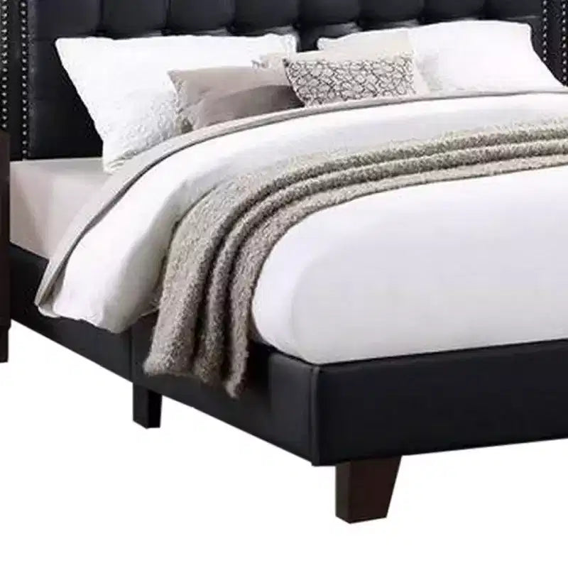 Letto Queen Royal Hampton Modern con piattaforma, rivestimento con trapuntatura profonda, similpelle nera