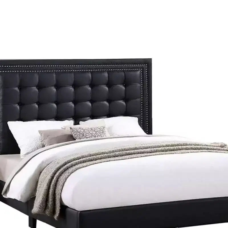 Letto Queen Royal Hampton Modern con piattaforma, rivestimento con trapuntatura profonda, similpelle nera