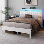 Cadre de lit blanc Queen Size avec lumières LED Station de charge Tête de lit rembourrée en similicuir avec étagère Plateforme sans sommier Moderne