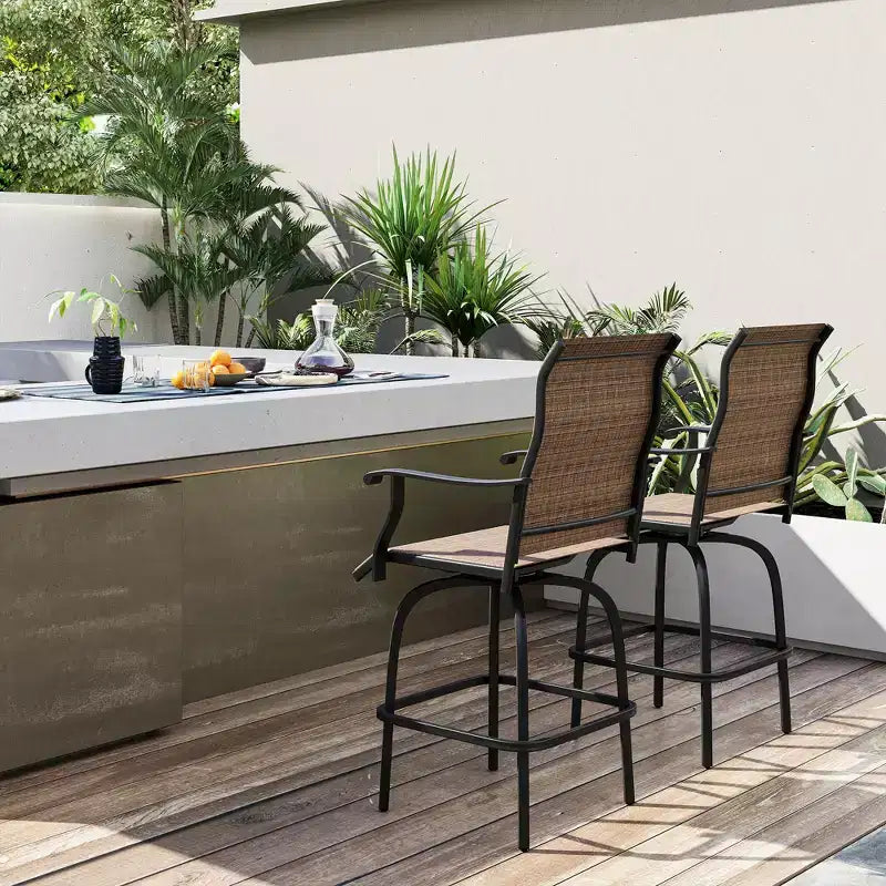 Lot de 2 tabourets de bar pivotants d'extérieur avec accoudoirs, chaises de terrasse hauteur bar avec cadre en acier pour balcon, bord de piscine
