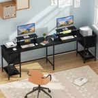 Scrivania a L per Computer Nera da 66 Pollici con Stazione di Ricarica, Scrivania da Gioco Lunga 94,4 Pollici per Due Persone, 4 Cassetti, 2 Supporti per Monitor, Contenitore per Ufficio Domestico