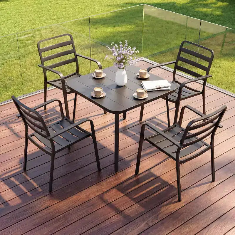 LAUSAINT HOME Ensemble repas de jardin 5 pièces pour 4 personnes, table carrée en métal noir de 89 cm avec trou pour parasol de 3,8 cm et 4 chaises empilables